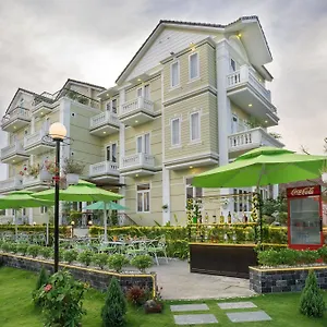 Golden Bell Backpacker Hotel&pool Bar Hoi An
